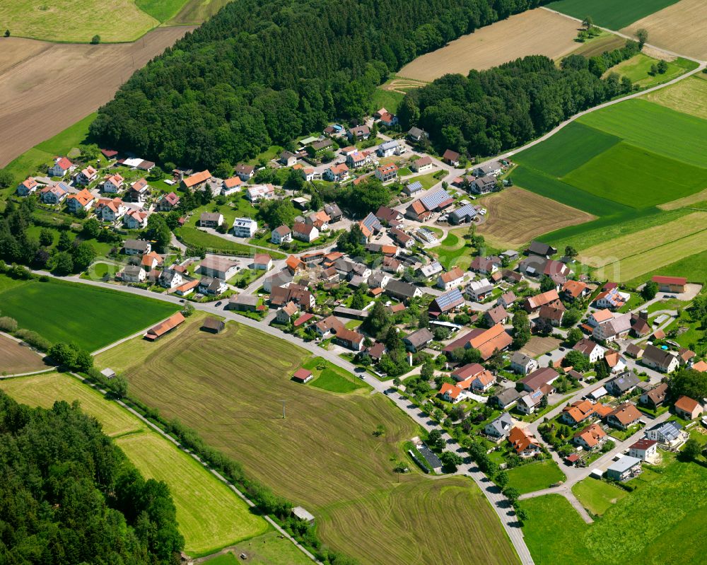 Aerial image Erlenmoos - Agricultural land and field boundaries surround the settlement area of the village in Erlenmoos in the state Baden-Wuerttemberg, Germany