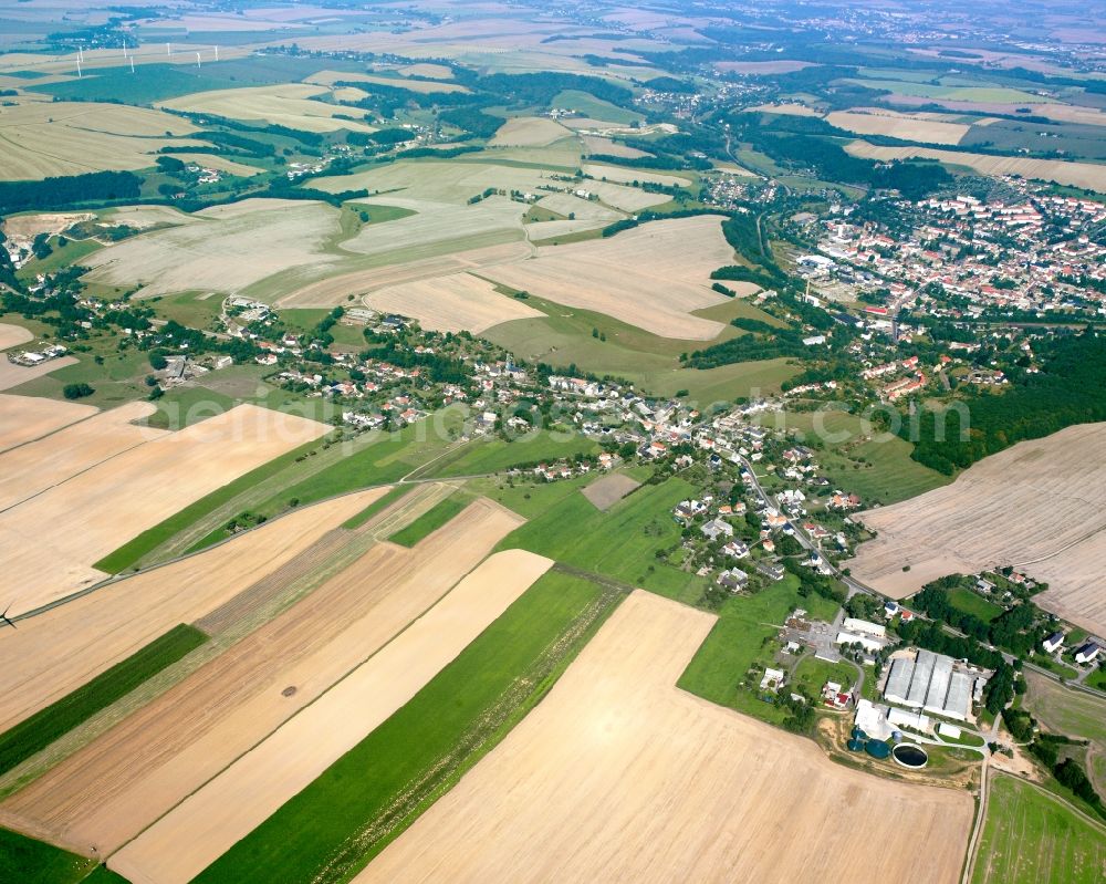 Aerial image Etzdorf - Agricultural land and field boundaries surround the settlement area of the village in Etzdorf in the state Saxony, Germany