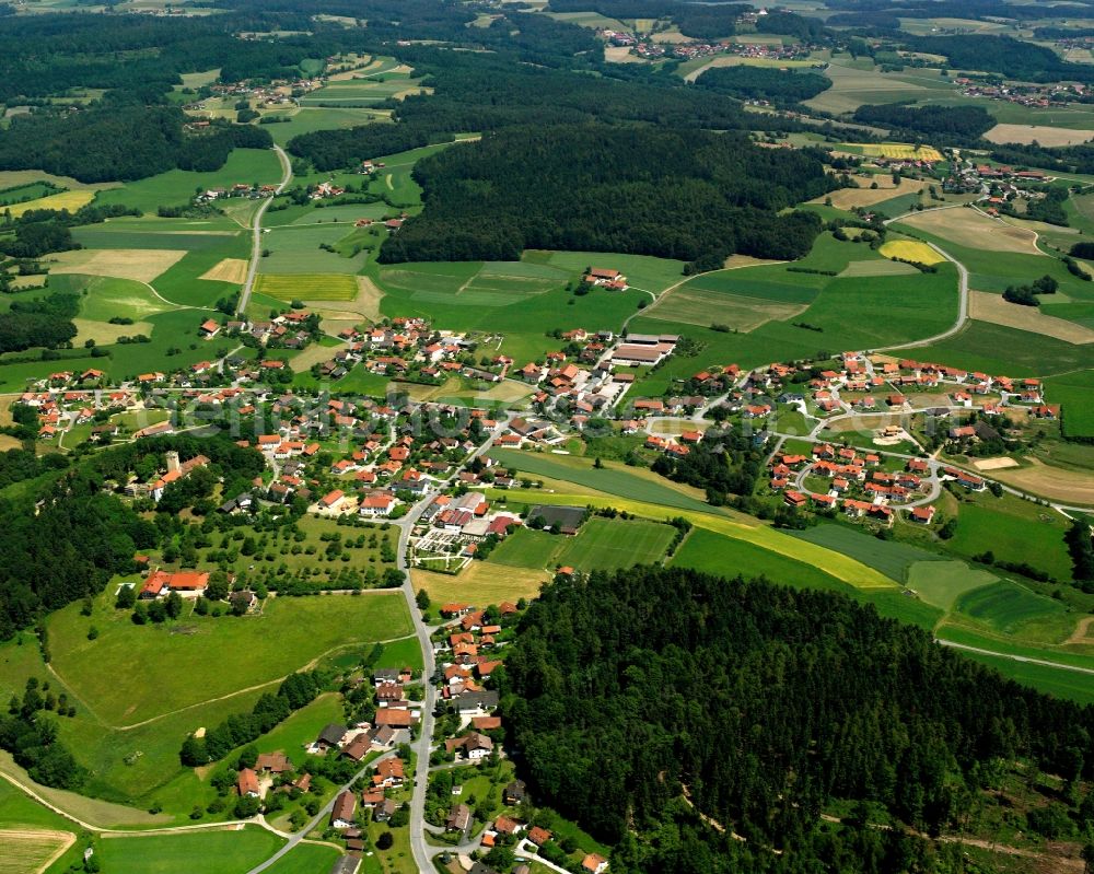 Aerial photograph Falkenfels - Agricultural land and field boundaries surround the settlement area of the village in Falkenfels in the state Bavaria, Germany