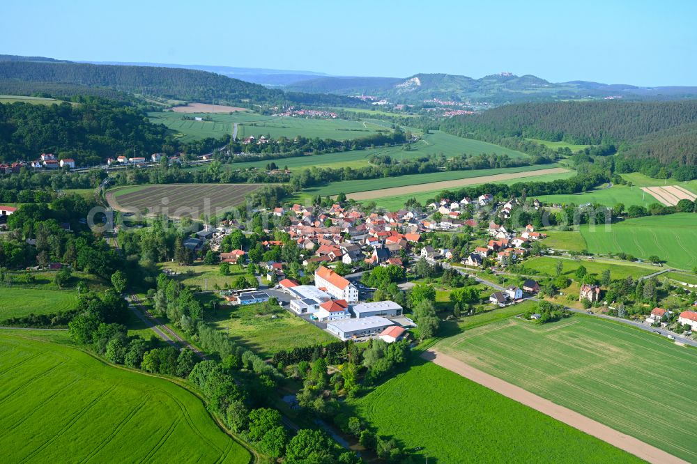 Aerial photograph Freienorla - Agricultural land and field boundaries surround the settlement area of the village in Freienorla in the state Thuringia, Germany