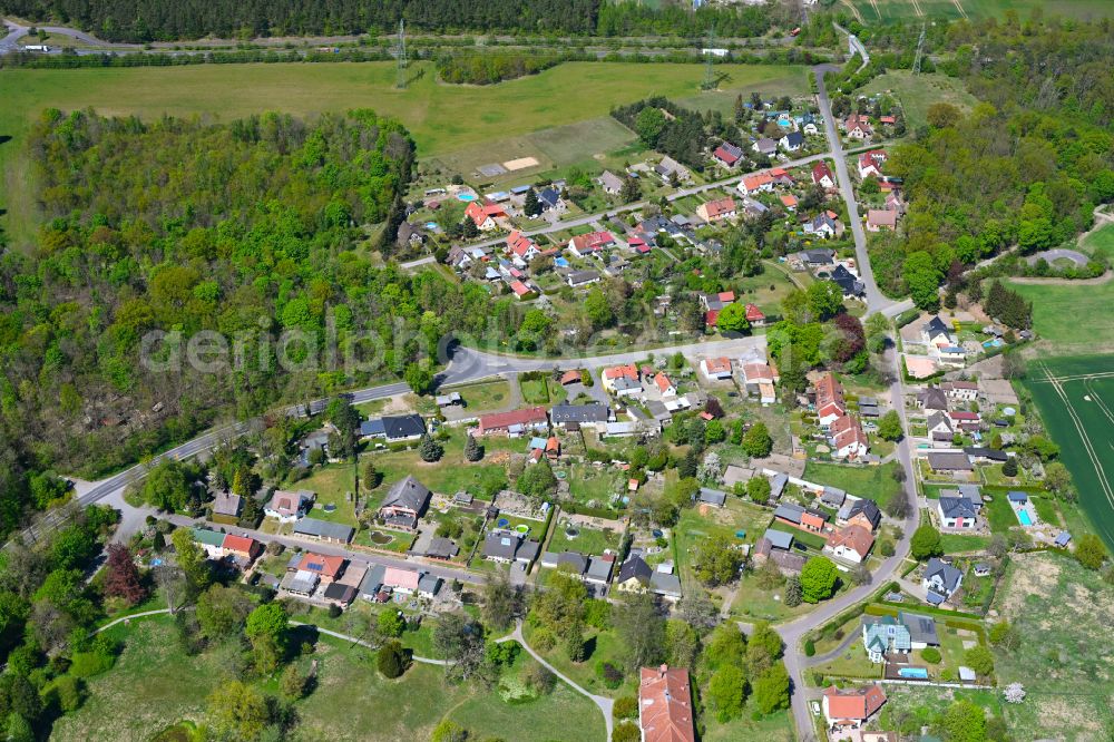 Aerial photograph Gardelegen - Agricultural land and field boundaries surround the settlement area of the village in Hansestadt Gardelegen in the state Saxony-Anhalt, Germany