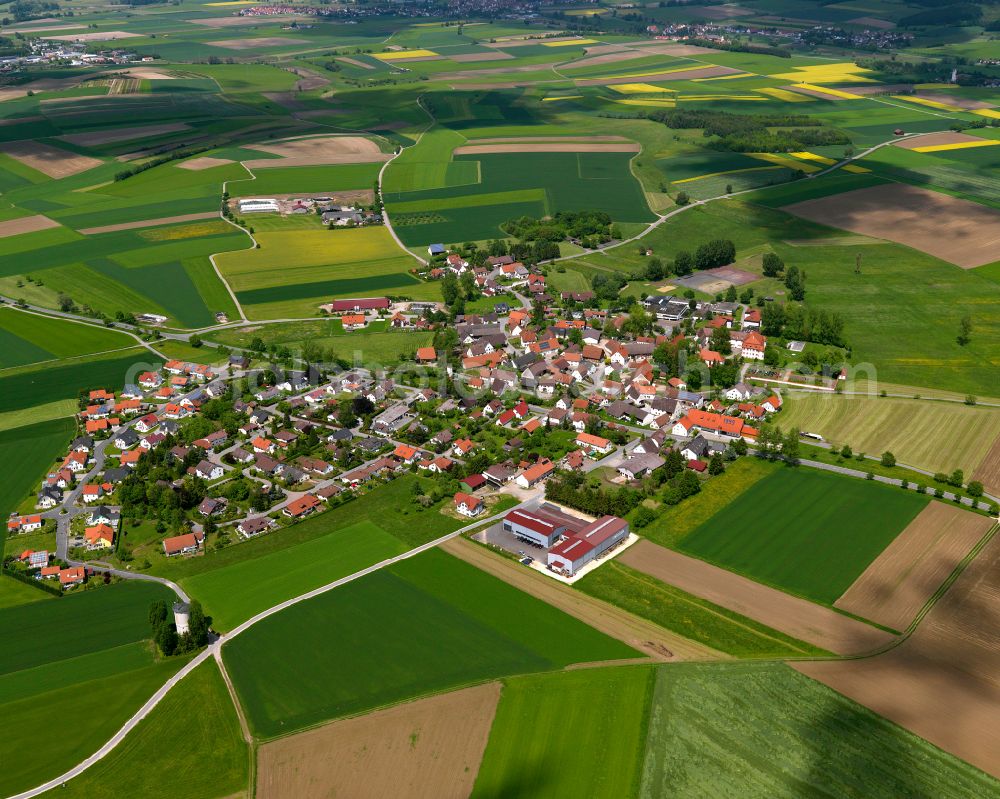 Aerial photograph Heudorf - Agricultural land and field boundaries surround the settlement area of the village in Heudorf in the state Baden-Wuerttemberg, Germany