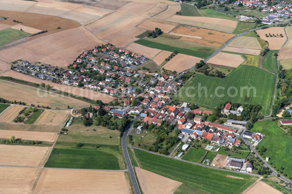 Aerial photograph Höllrich - Agricultural land and field boundaries surround the settlement area of the village in Höllrich in the state Bavaria, Germany