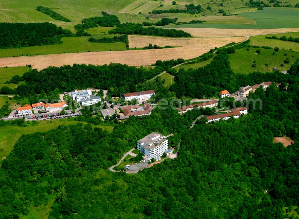 Aerial photograph Inkeltalerhof - Agricultural land and field boundaries surround the settlement area of the village in Inkeltalerhof in the state Rhineland-Palatinate, Germany