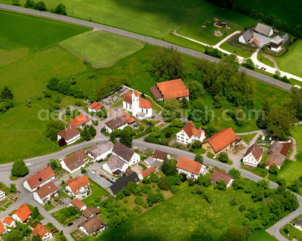 Aerial photograph Kanzach - Agricultural land and field boundaries surround the settlement area of the village in Kanzach in the state Baden-Wuerttemberg, Germany