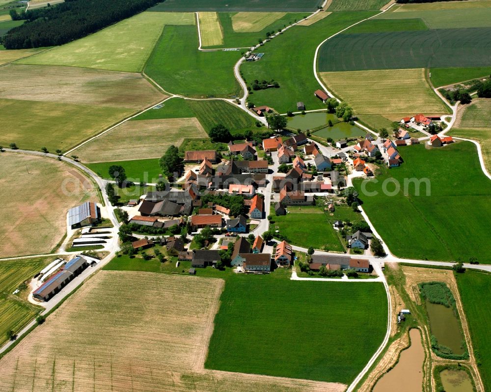 Aerial photograph Kaudorf - Agricultural land and field boundaries surround the settlement area of the village in Kaudorf in the state Bavaria, Germany