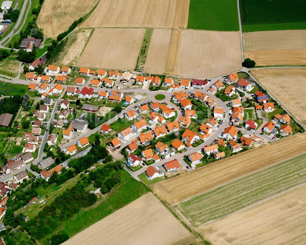 Aerial image Kleingartach - Agricultural land and field boundaries surround the settlement area of the village in Kleingartach in the state Baden-Wuerttemberg, Germany