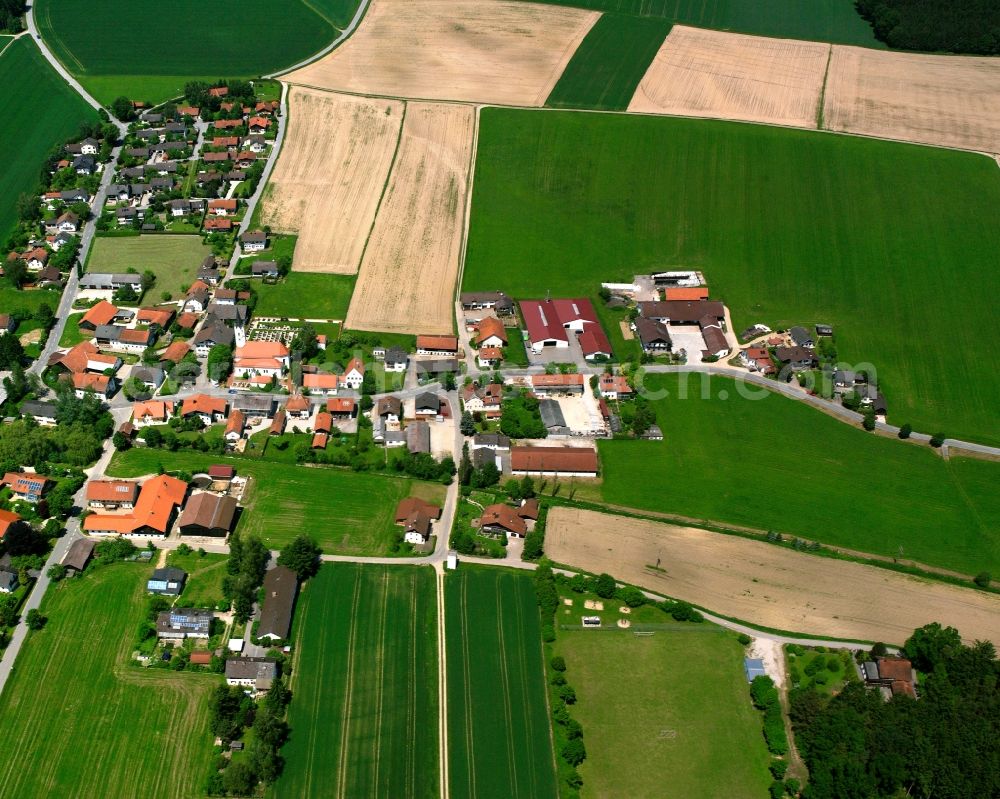 Aerial photograph Kollbach - Agricultural land and field boundaries surround the settlement area of the village in Kollbach in the state Bavaria, Germany