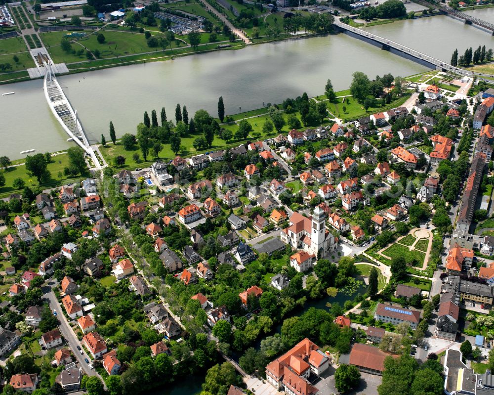 Aerial photograph Kronenhof - Agricultural land and field boundaries surround the settlement area of the village in Kronenhof in the state Baden-Wuerttemberg, Germany