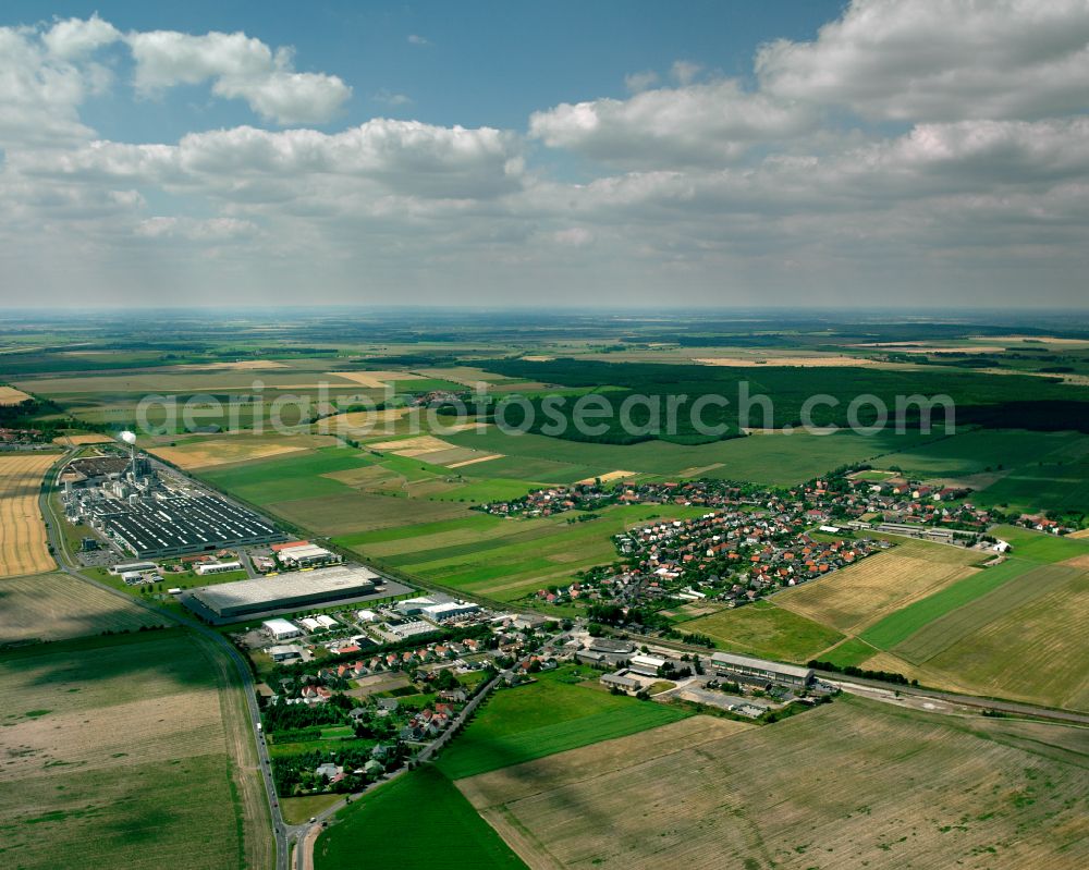 Aerial photograph Lampertswalde - Agricultural land and field boundaries surround the settlement area of the village in Lampertswalde in the state Saxony, Germany