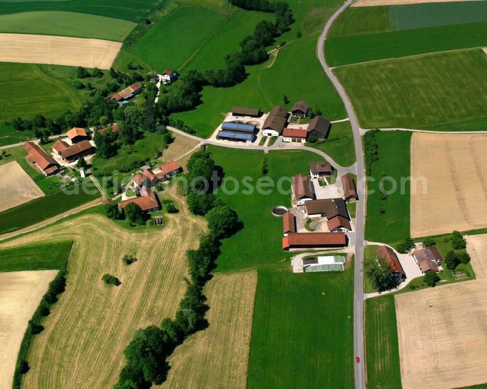 Aerial photograph Landerham - Agricultural land and field boundaries surround the settlement area of the village in Landerham in the state Bavaria, Germany