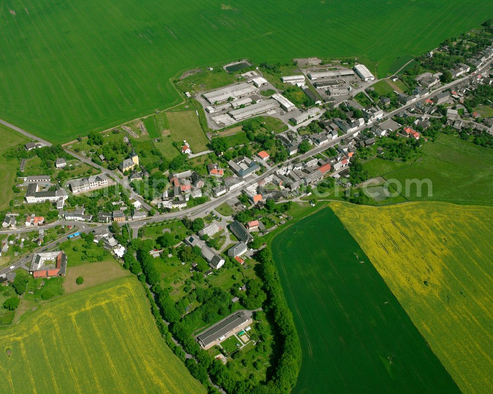 Aerial image Langenwolschendorf - Agricultural land and field boundaries surround the settlement area of the village in Langenwolschendorf in the state Thuringia, Germany