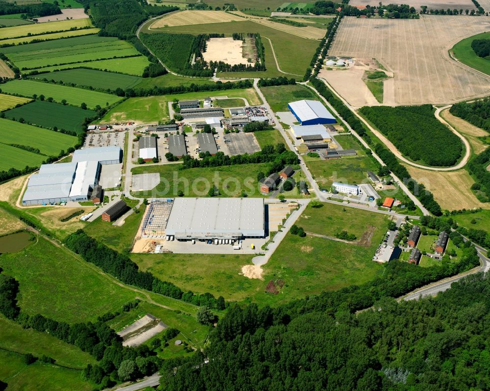 Aerial photograph Lanken - Agricultural land and field boundaries surround the settlement area of the village in Lanken in the state Schleswig-Holstein, Germany