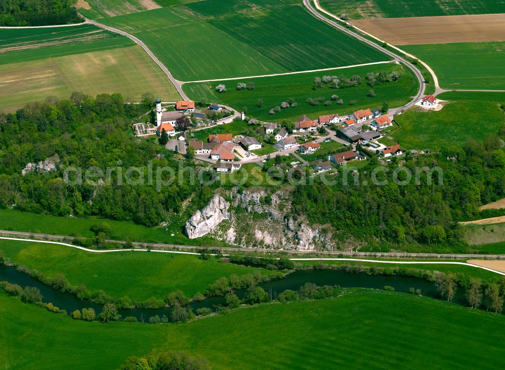 Lauterach from the bird's eye view: Agricultural land and field boundaries surround the settlement area of the village in Lauterach in the state Baden-Wuerttemberg, Germany