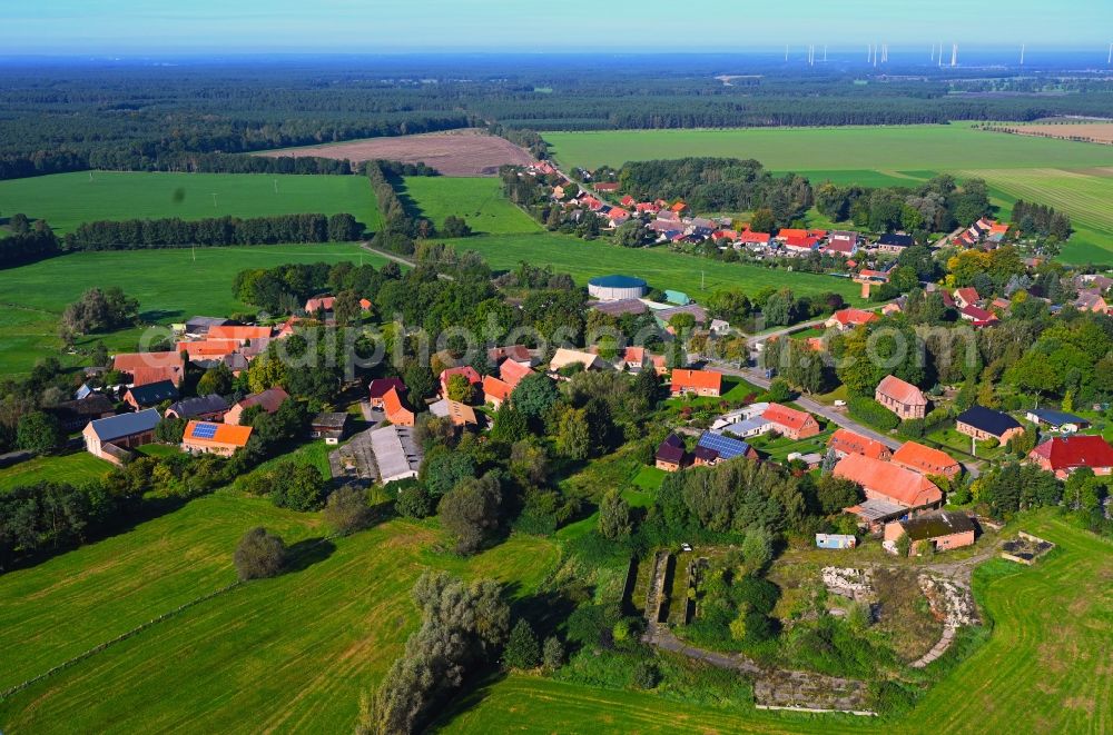 Aerial photograph Lüblow - Agricultural land and field boundaries surround the settlement area of the village in Lueblow in the state Mecklenburg - Western Pomerania, Germany