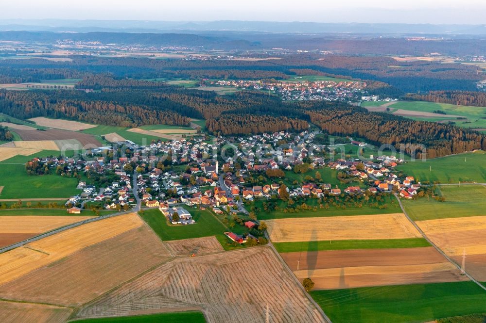 Aerial photograph Marschalkenzimmern - Agricultural land and field boundaries surround the settlement area of the village in Marschalkenzimmern in the state Baden-Wuerttemberg, Germany