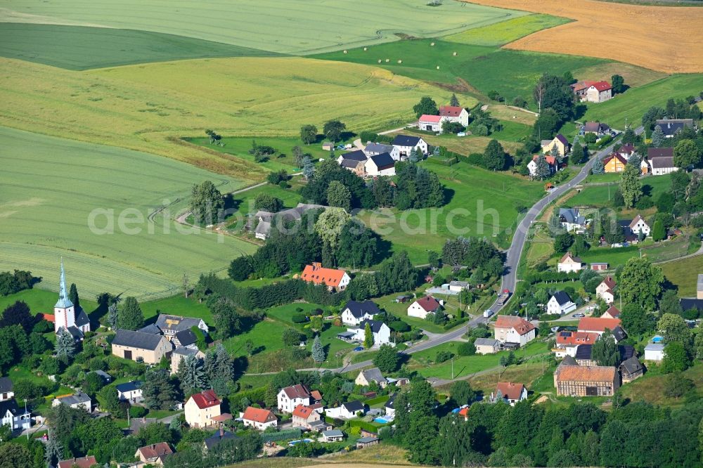 Aerial photograph Niederelsdorf - Agricultural land and field boundaries surround the settlement area of the village in Niederelsdorf in the state Saxony, Germany