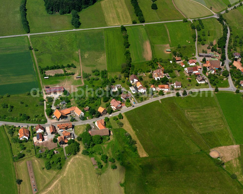 Aerial image Oberlengenhardt - Agricultural land and field boundaries surround the settlement area of the village in Oberlengenhardt in the state Baden-Wuerttemberg, Germany