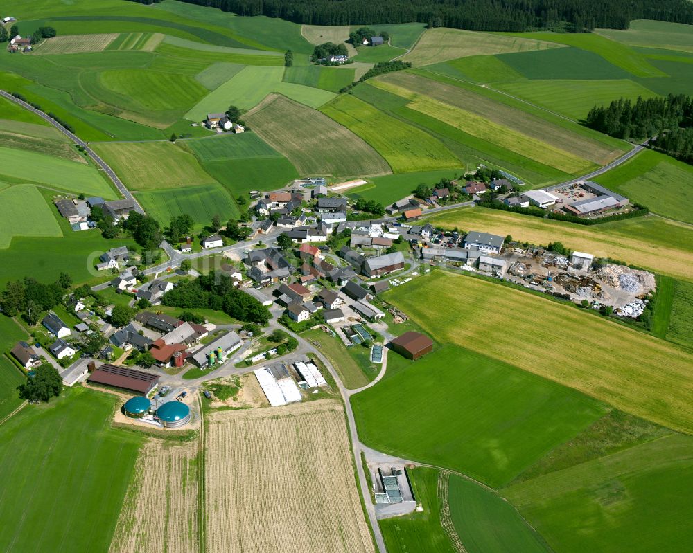 Oberpferdt from the bird's eye view: Agricultural land and field boundaries surround the settlement area of the village in Oberpferdt in the state Bavaria, Germany