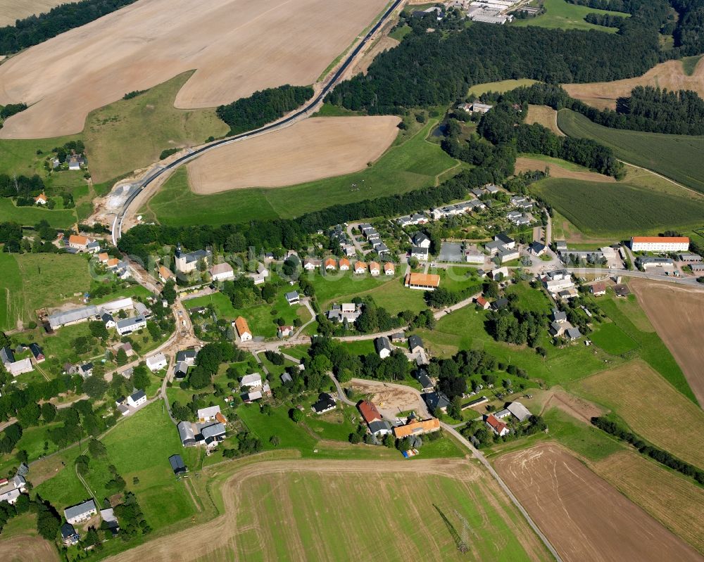 Aerial photograph Pappendorf - Agricultural land and field boundaries surround the settlement area of the village in Pappendorf in the state Saxony, Germany