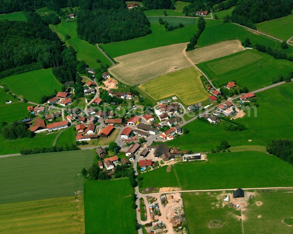 Prünstfehlburg from the bird's eye view: Agricultural land and field boundaries surround the settlement area of the village in Prünstfehlburg in the state Bavaria, Germany