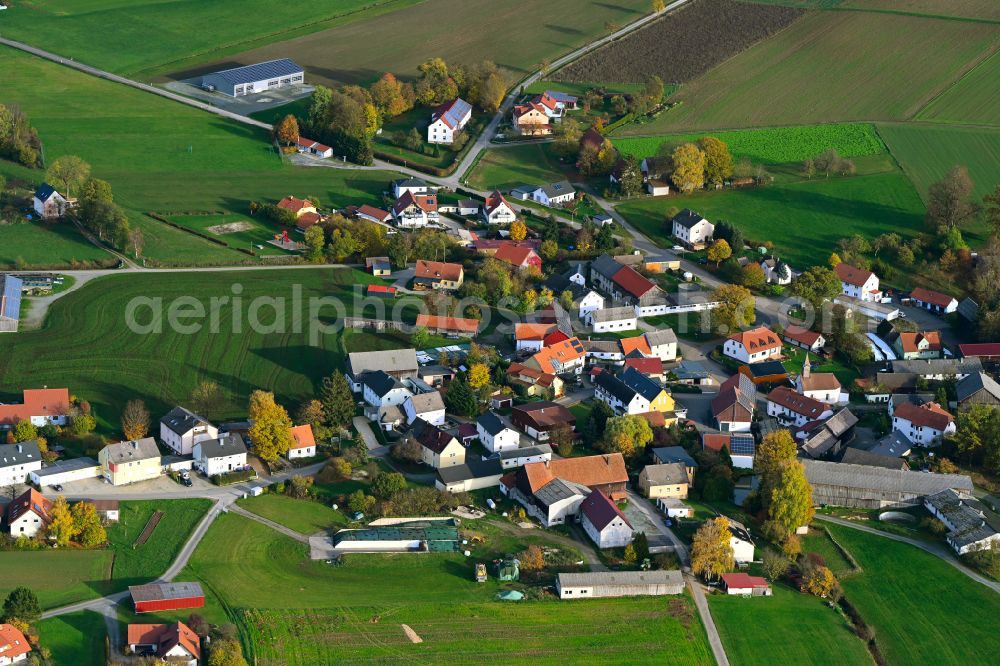 Aerial image Ramlesreuth - Agricultural land and field boundaries surround the settlement area of the village in Ramlesreuth in the state Bavaria, Germany