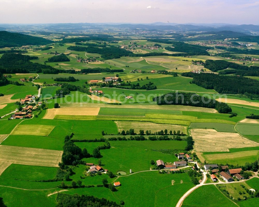 Aerial image Rattenberg - Agricultural land and field boundaries surround the settlement area of the village in Rattenberg in the state Bavaria, Germany