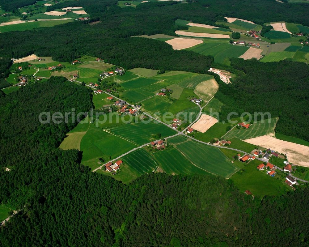 Aerial photograph Ried - Agricultural land and field boundaries surround the settlement area of the village in Ried in the state Bavaria, Germany