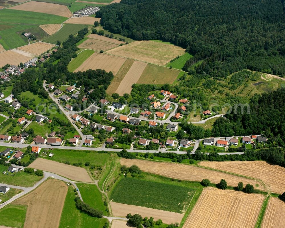 Aerial photograph Rulfingen - Agricultural land and field boundaries surround the settlement area of the village in Rulfingen in the state Baden-Wuerttemberg, Germany