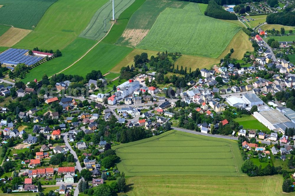 Aerial photograph Rußdorf - Agricultural land and field boundaries surround the settlement area of the village in Russdorf in the state Saxony, Germany