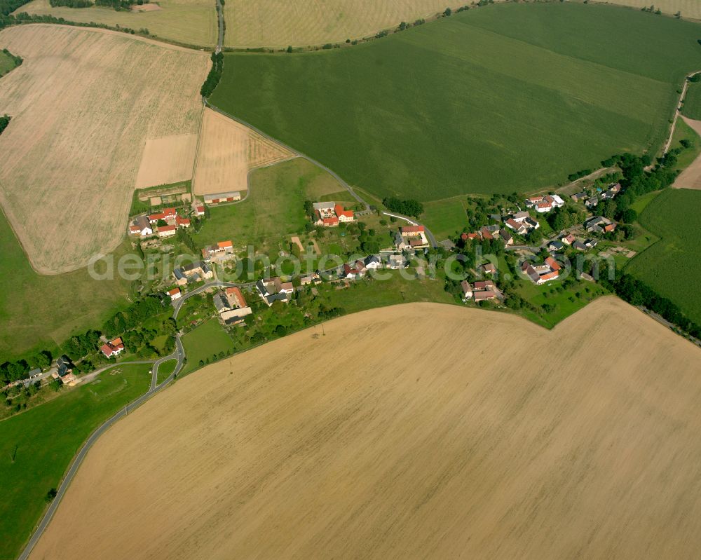 Rußdorf from the bird's eye view: Agricultural land and field boundaries surround the settlement area of the village in Rußdorf in the state Thuringia, Germany