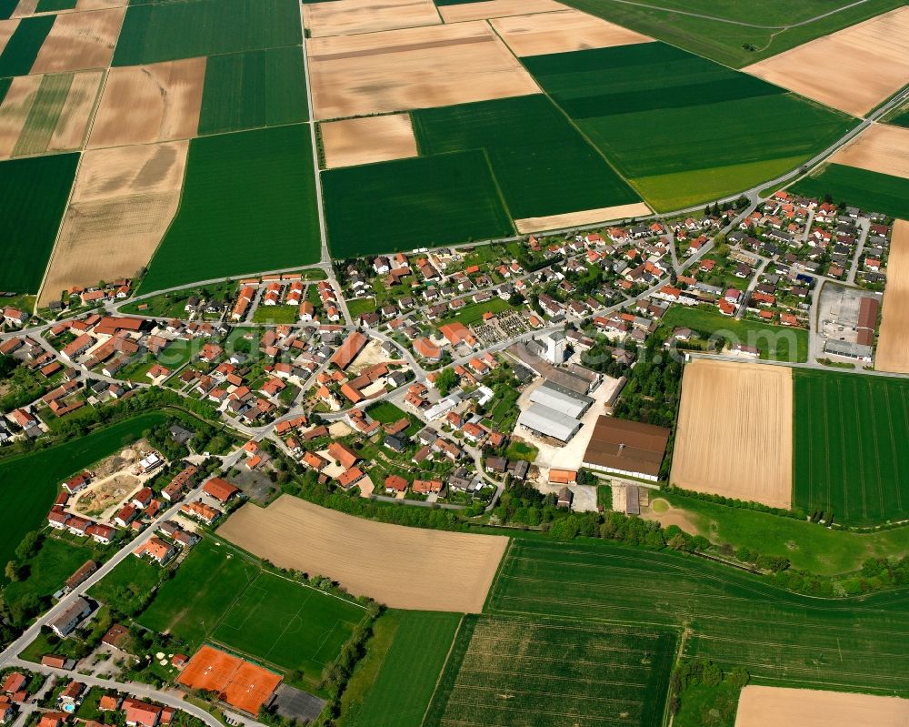 Aerial image Salching - Agricultural land and field boundaries surround the settlement area of the village in Salching in the state Bavaria, Germany