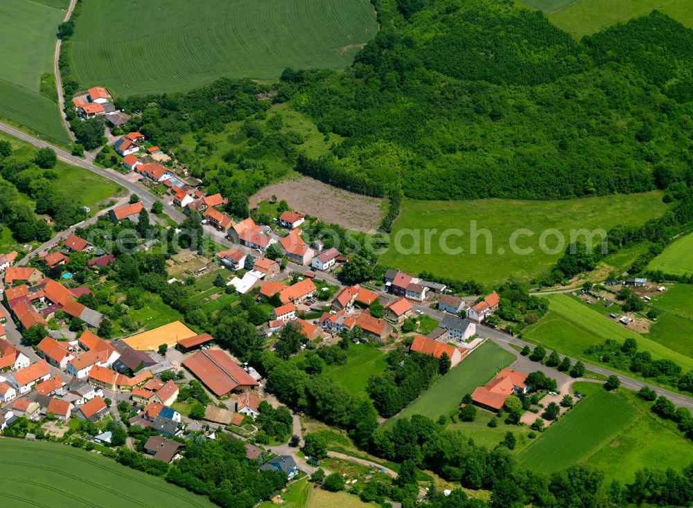 Aerial photograph Sankt Alban - Agricultural land and field boundaries surround the settlement area of the village in Sankt Alban in the state Rhineland-Palatinate, Germany