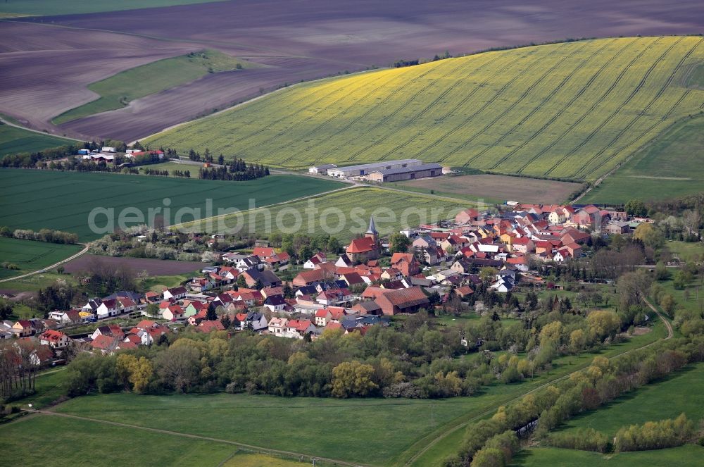 Aerial image Schallenburg - Agricultural land and field boundaries surround the settlement area of the village in Schallenburg in the state Thuringia, Germany