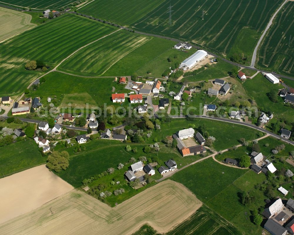 Aerial photograph Seifersbach - Agricultural land and field boundaries surround the settlement area of the village in Seifersbach in the state Saxony, Germany