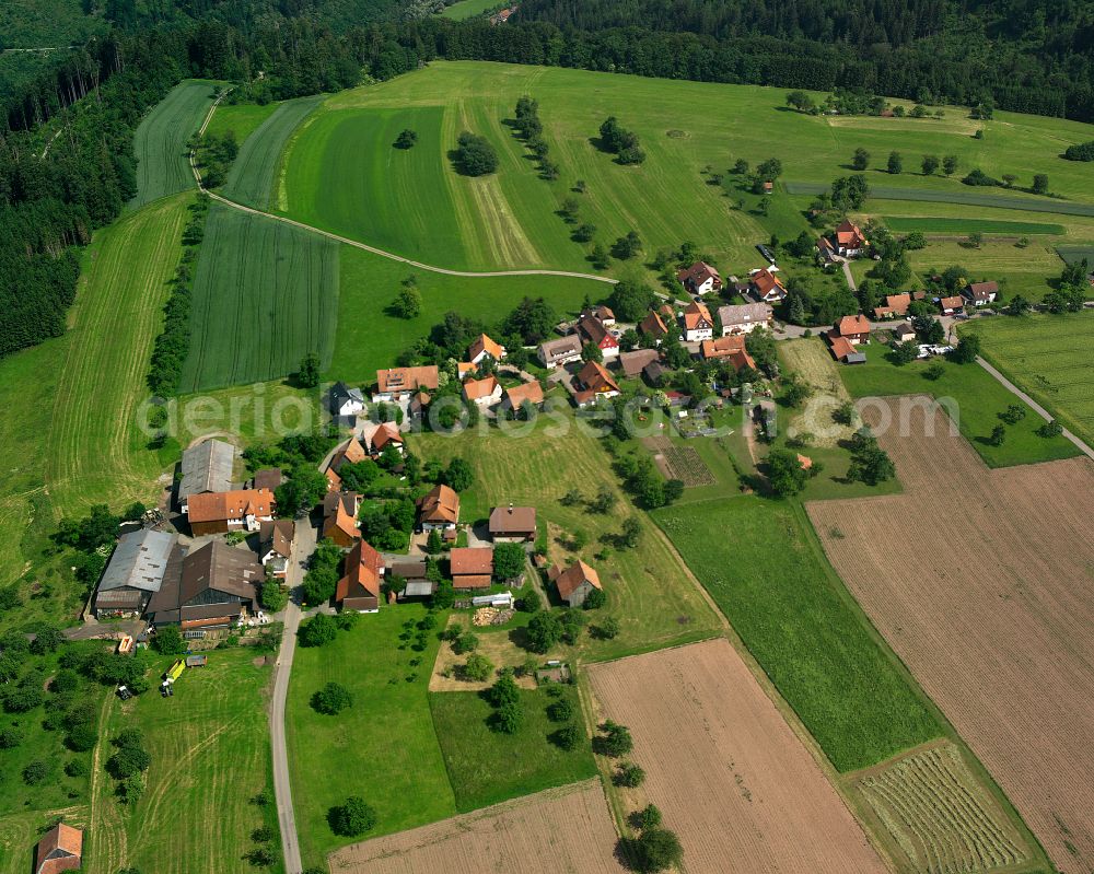 Aerial image Sommenhardt - Agricultural land and field boundaries surround the settlement area of the village in Sommenhardt in the state Baden-Wuerttemberg, Germany