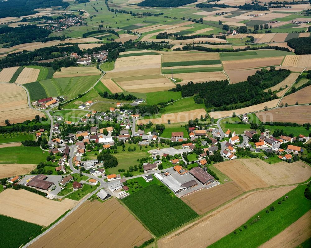 Aerial photograph Spöck - Agricultural land and field boundaries surround the settlement area of the village in Spöck in the state Baden-Wuerttemberg, Germany