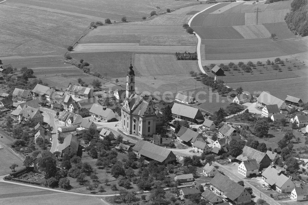 Aerial image Steinhausen - Agricultural land and field boundaries surround the settlement area of the village in Steinhausen in the state Baden-Wuerttemberg, Germany