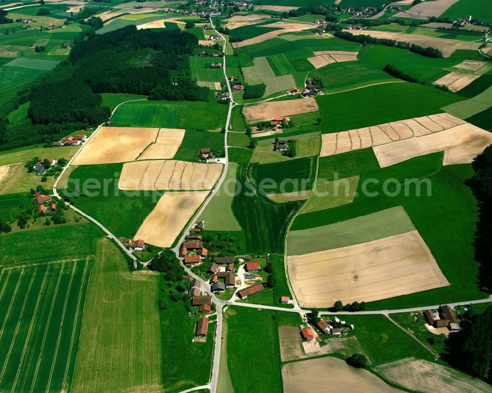 Aerial photograph Unterbubach - Agricultural land and field boundaries surround the settlement area of the village in Unterbubach in the state Bavaria, Germany