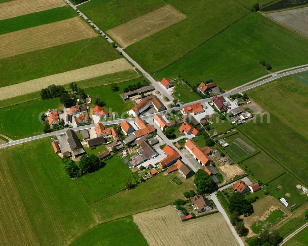 Aerial photograph Velden - Agricultural land and field boundaries surround the settlement area of the village in Velden in the state Bavaria, Germany