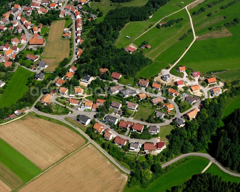 Aerial photograph Veringendorf - Agricultural land and field boundaries surround the settlement area of the village in Veringendorf in the state Baden-Wuerttemberg, Germany