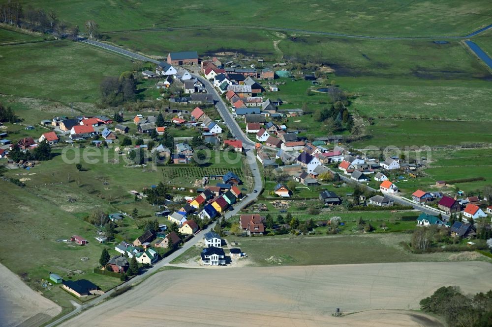 Aerial photograph Warsin - Agricultural land and field boundaries surround the settlement area of the village in Warsin in the state Mecklenburg - Western Pomerania, Germany