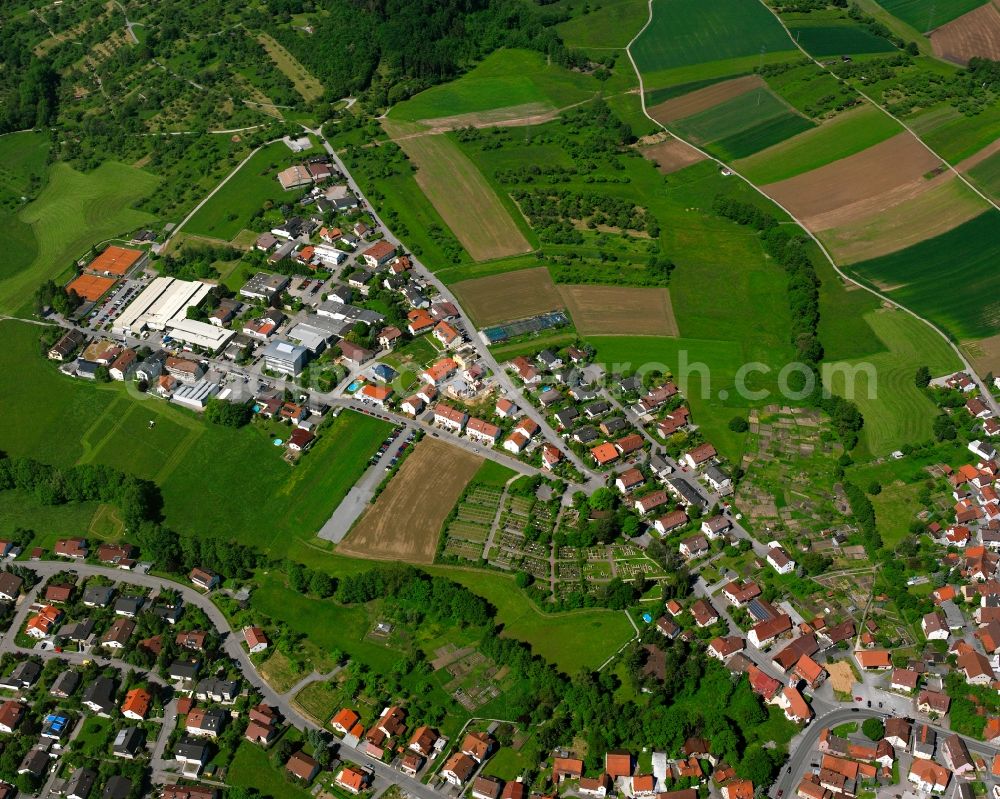 Aerial photograph Wattenweiler - Agricultural land and field boundaries surround the settlement area of the village in Wattenweiler in the state Baden-Wuerttemberg, Germany