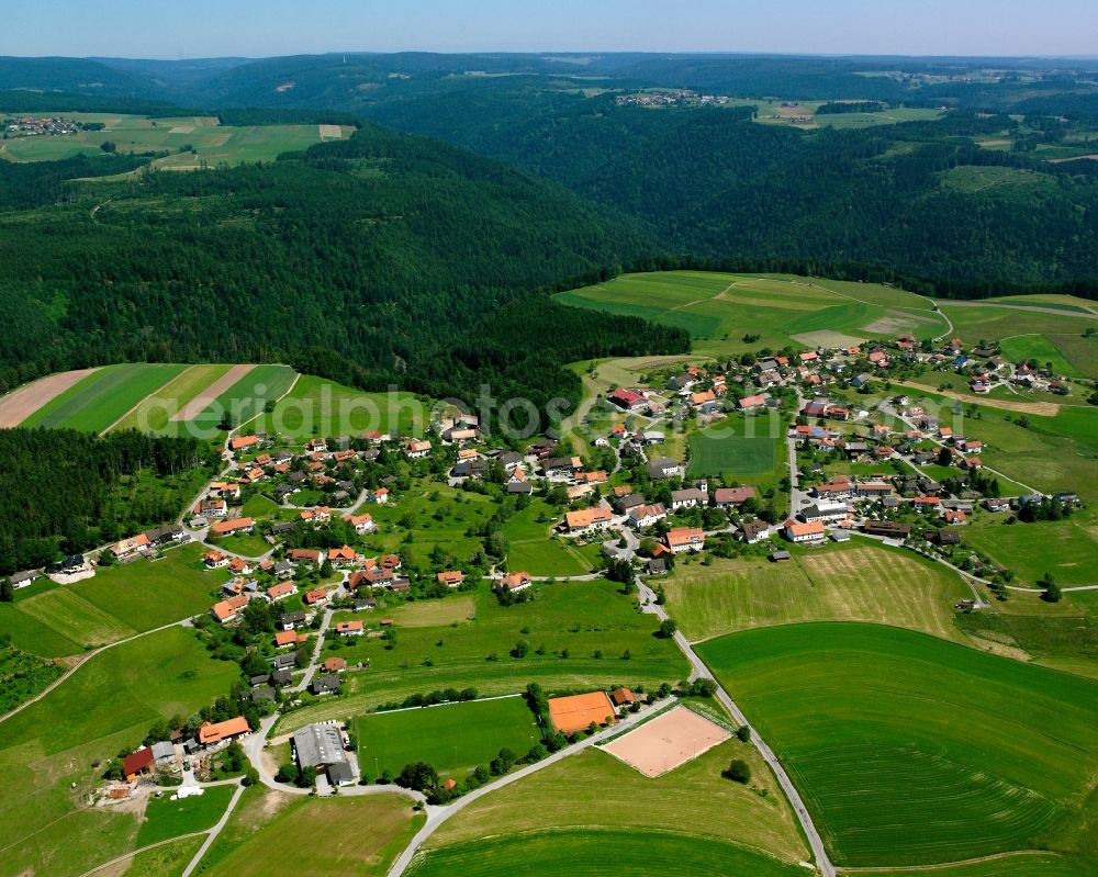 Weilheim from the bird's eye view: Agricultural land and field boundaries surround the settlement area of the village in Weilheim in the state Baden-Wuerttemberg, Germany