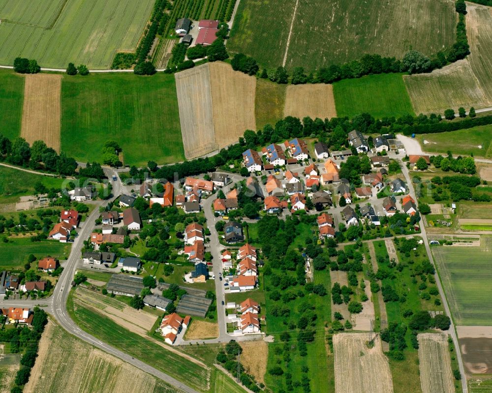 Aerial photograph Weitenung - Agricultural land and field boundaries surround the settlement area of the village in Weitenung in the state Baden-Wuerttemberg, Germany