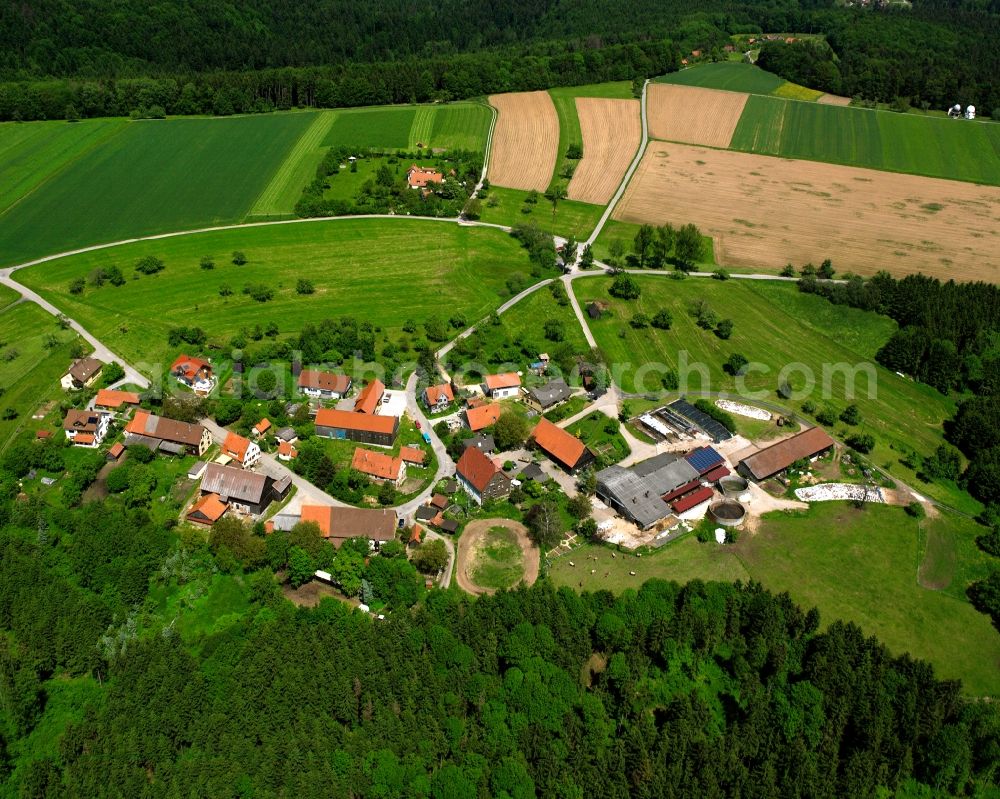 Aerial photograph Welzheim - Agricultural land and field boundaries surround the settlement area of the village in Welzheim in the state Baden-Wuerttemberg, Germany