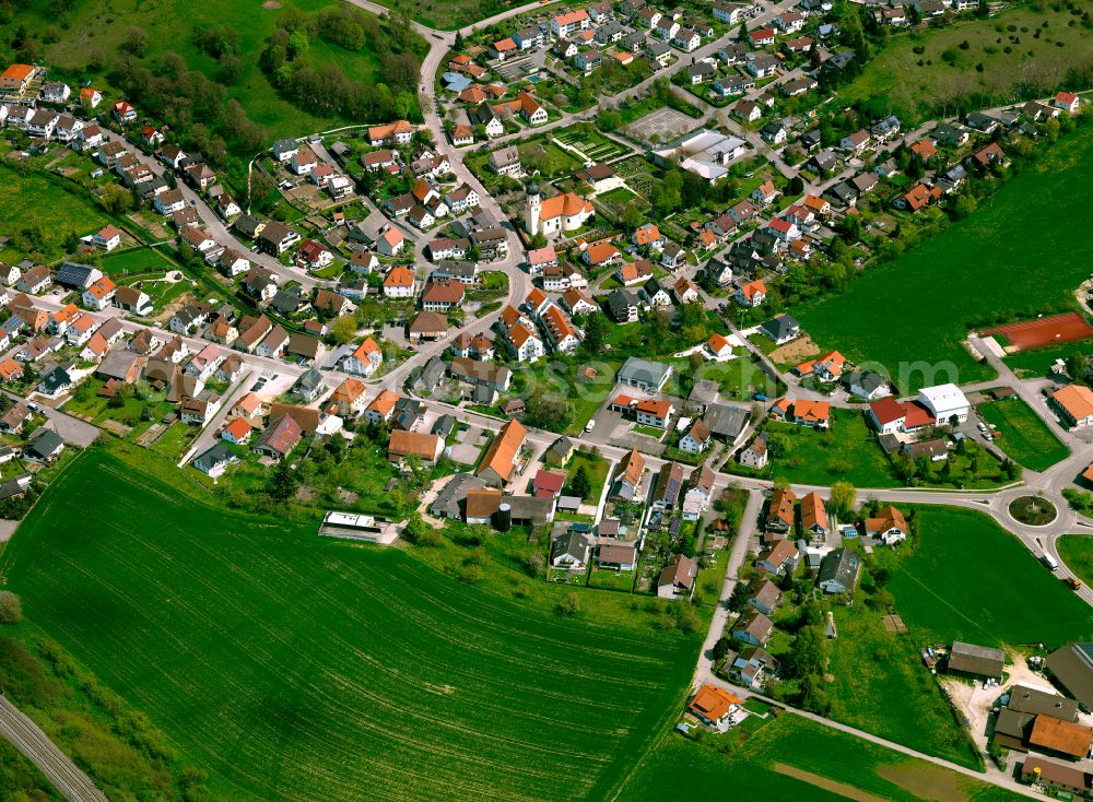 Aerial photograph Westerstetten - Agricultural land and field boundaries surround the settlement area of the village in Westerstetten in the state Baden-Wuerttemberg, Germany