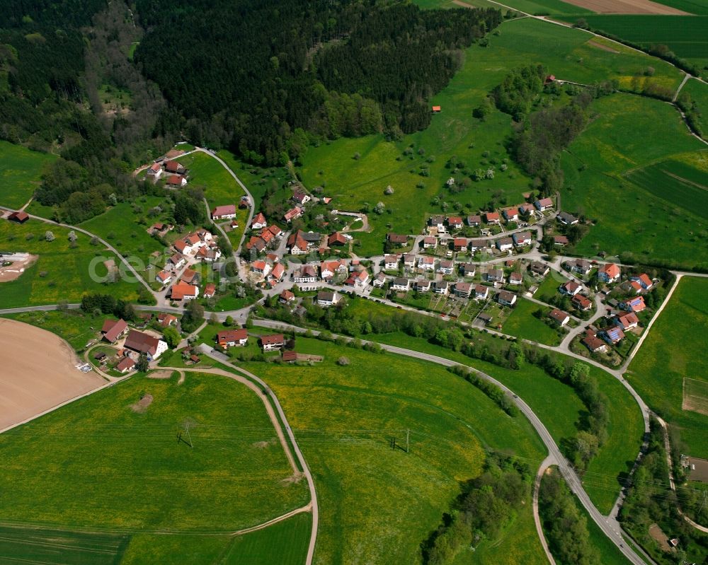 Aerial photograph Zell - Agricultural land and field boundaries surround the settlement area of the village in Zell in the state Baden-Wuerttemberg, Germany