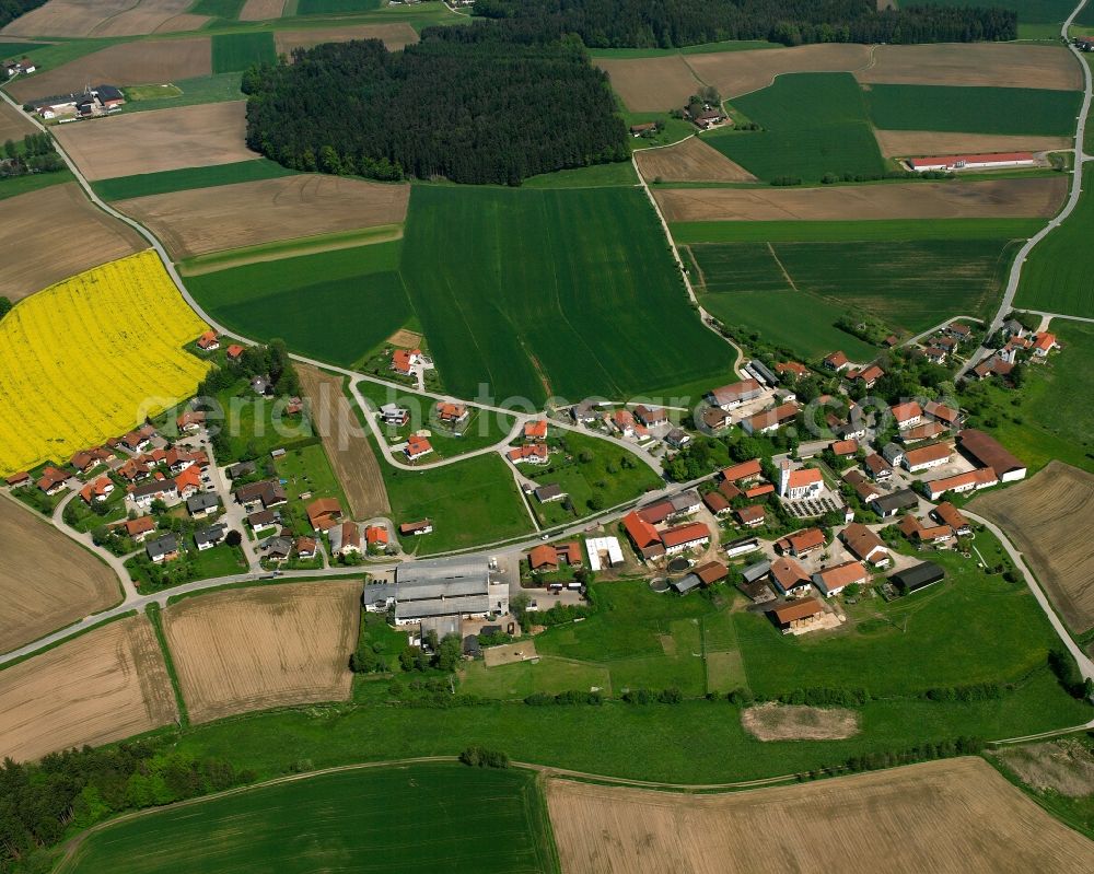 Aerial photograph Zell - Agricultural land and field boundaries surround the settlement area of the village in Zell in the state Bavaria, Germany