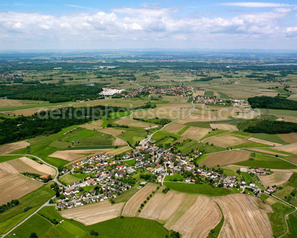 Aerial photograph Zierolshofen - Agricultural land and field boundaries surround the settlement area of the village in Zierolshofen in the state Baden-Wuerttemberg, Germany